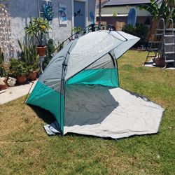 Pop Up Beach Tent / Shade Tent  - Excellent Condition 