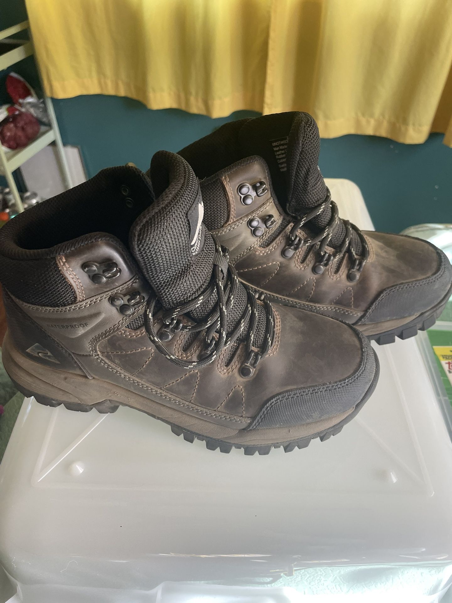 Hiking Boots Size 6