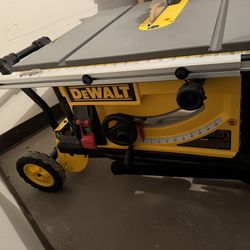 Like-New 15 Amp Corded 10 in. Job Site Table Saw with Rolling Stand