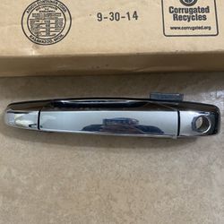 NEW OEM GM front driver side Door Handle fits 2007-2013 Chevy,GM,Cadillac trucks and suv