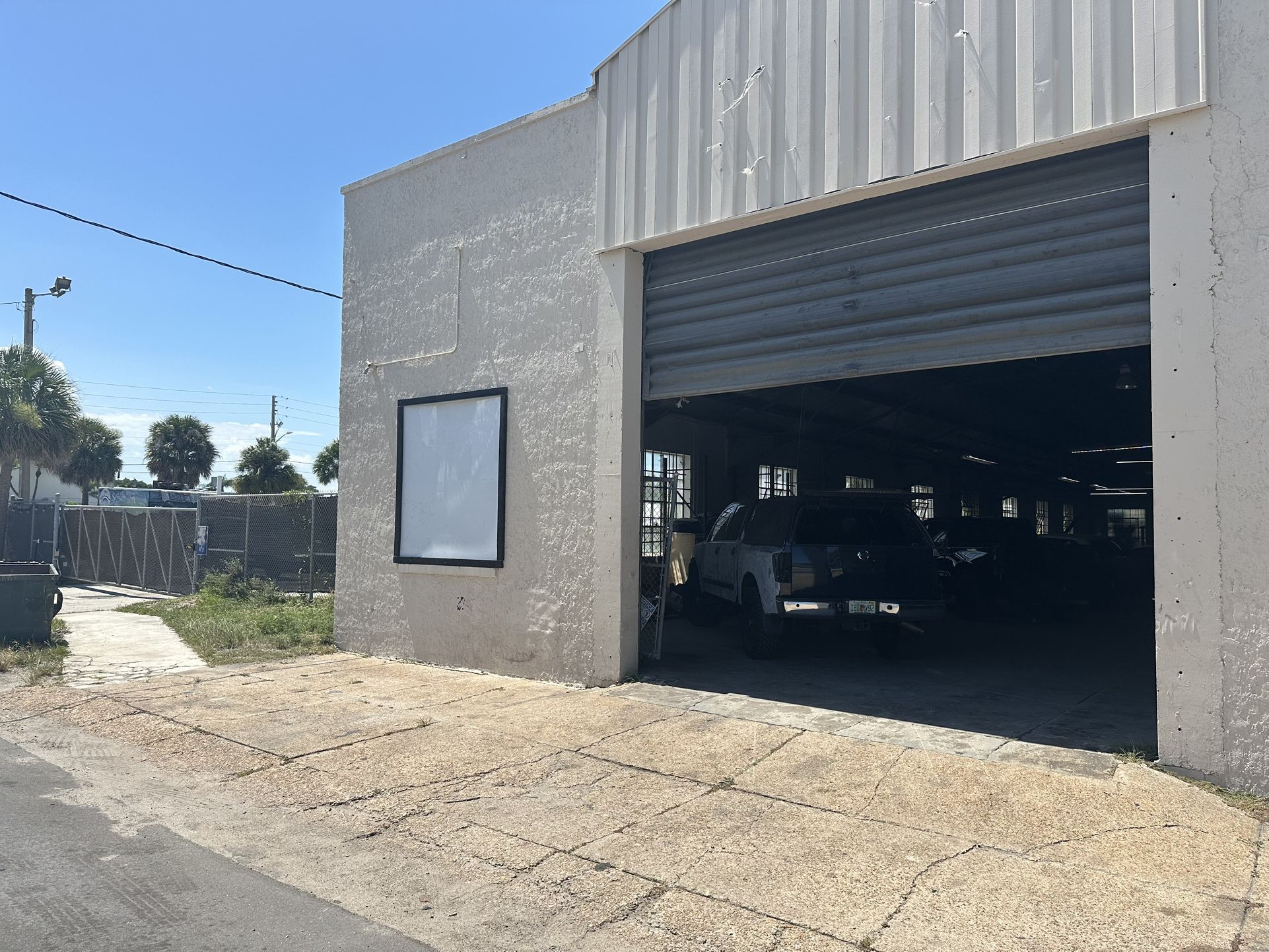 Body Shop With Spray Booth
