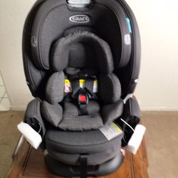 Graco Turn-2Me- Convertible Car Seat