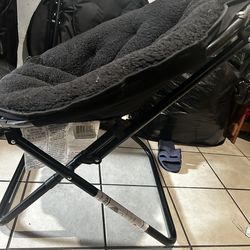 Folding round comfortable chair