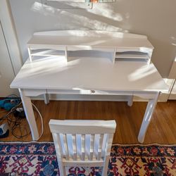 Kid's White Desk And chair - $100 - Pickup Only 