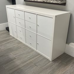 White wood Cabinet 