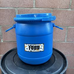 Pet Storage Container 