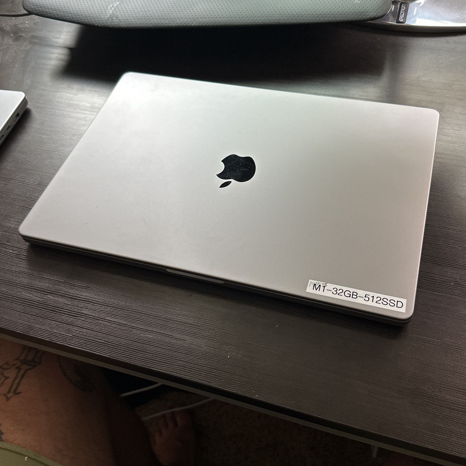 16 Inch MacBook Pro M1 32GB RAM 512SSD