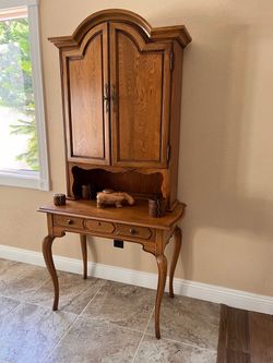 ‼️HIGH END THOMASVILLE  ANTIQUE SECRETARY CABINET IN PRISTINE CONDITION‼️PLEASE, check my other listings and FOLLOW ‼️