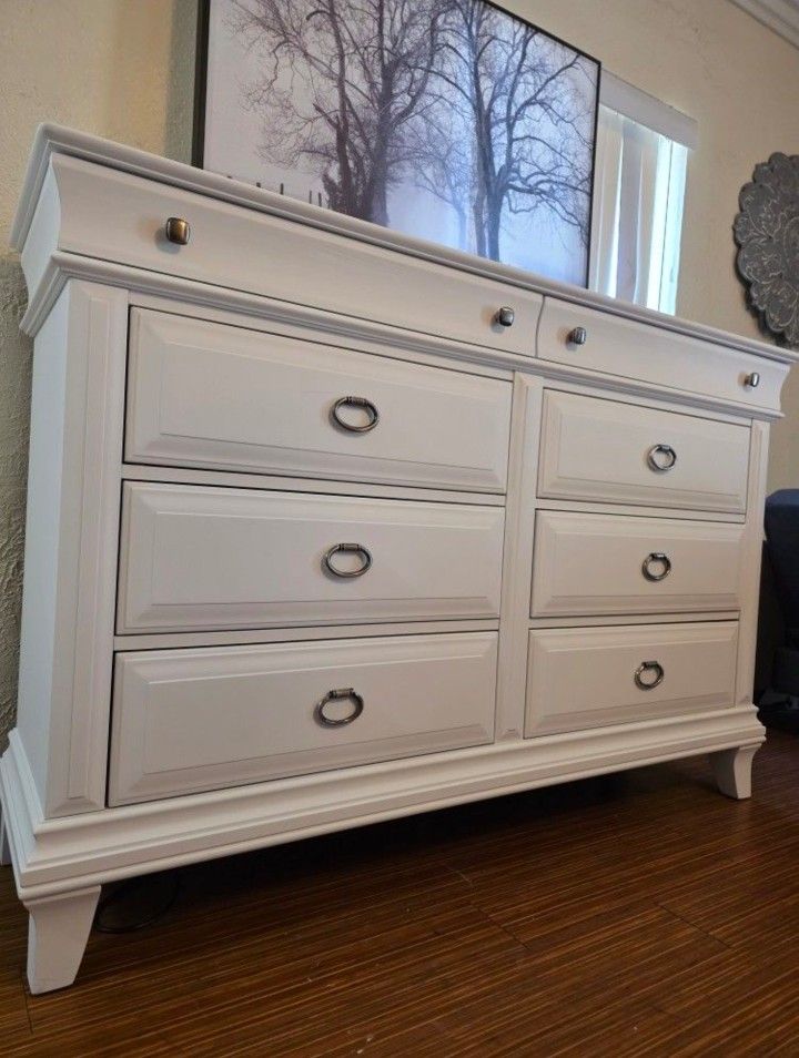 White Solid Wood Dresser