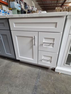 30" White Shaker Bathroom Vanity with Stone Top and Sink