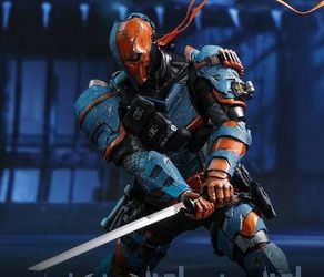 Hot Toys Deathstroke Figure