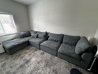 Joybird Bryant 5-Piece U-Sofa Bumper Sectional in Synergy Pewter gray.