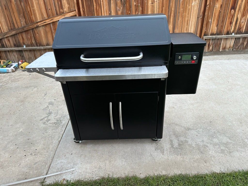 Traeger Smoker Used Once Silverton 810