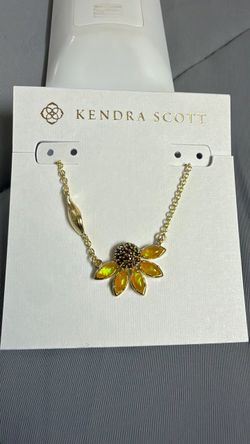 Kendra Scott Sunflower Pendant Necklace