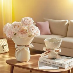 Ceramic vase, a high-end wedding decoration item, a light luxury flower arrangement vase for the living room entrance, a small vase with a high appear