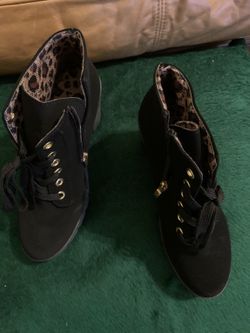 Ladies black winter boots