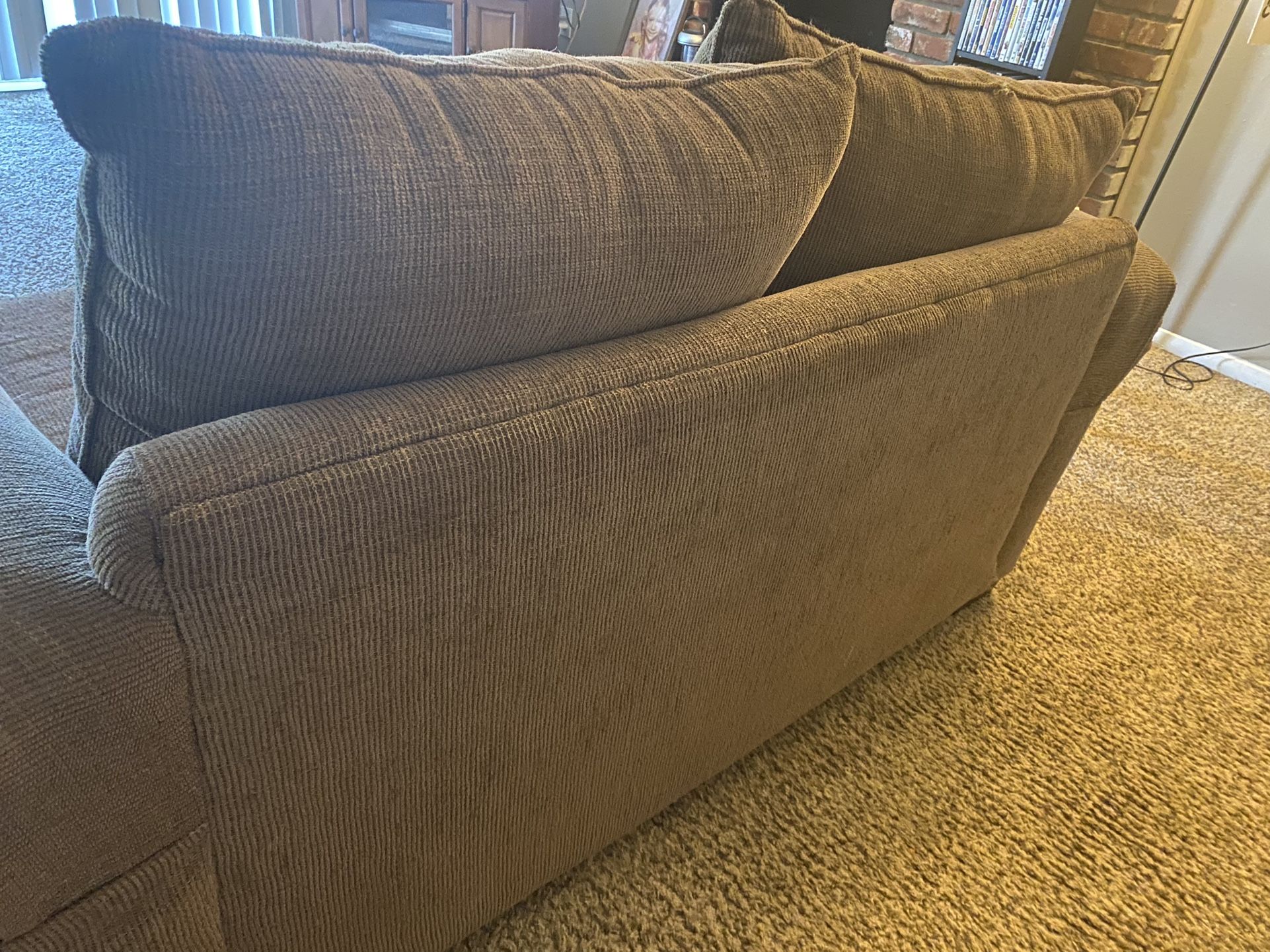 Brown Loveseat In Great shape!!!