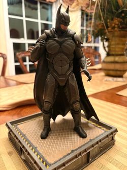 DC Comics Injustice 2 batman figure/Statue display