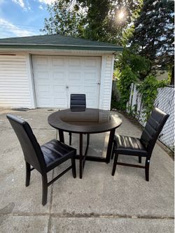 Round Dining Table Set