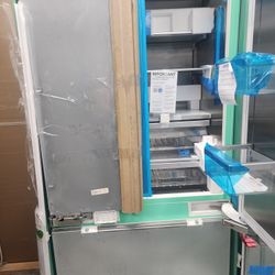 NEW THERMADOR BUILT IN REFRIGERATOR 36-INCH PANEL READY 