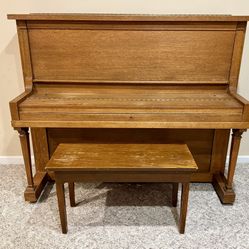 Aldrich Oak antique Piano