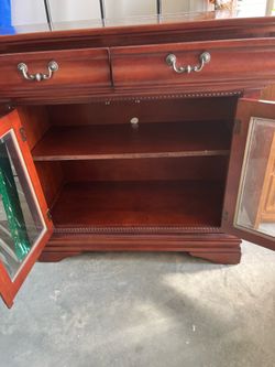 Entertainment cabinet