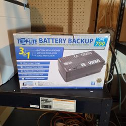 Tripp Lite Battery Backup UPS 700