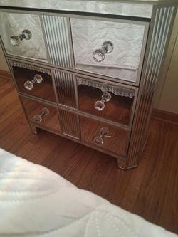 Mirror Glass Stand