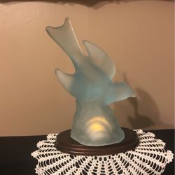 L E Smith Frosted Glass Figurine 