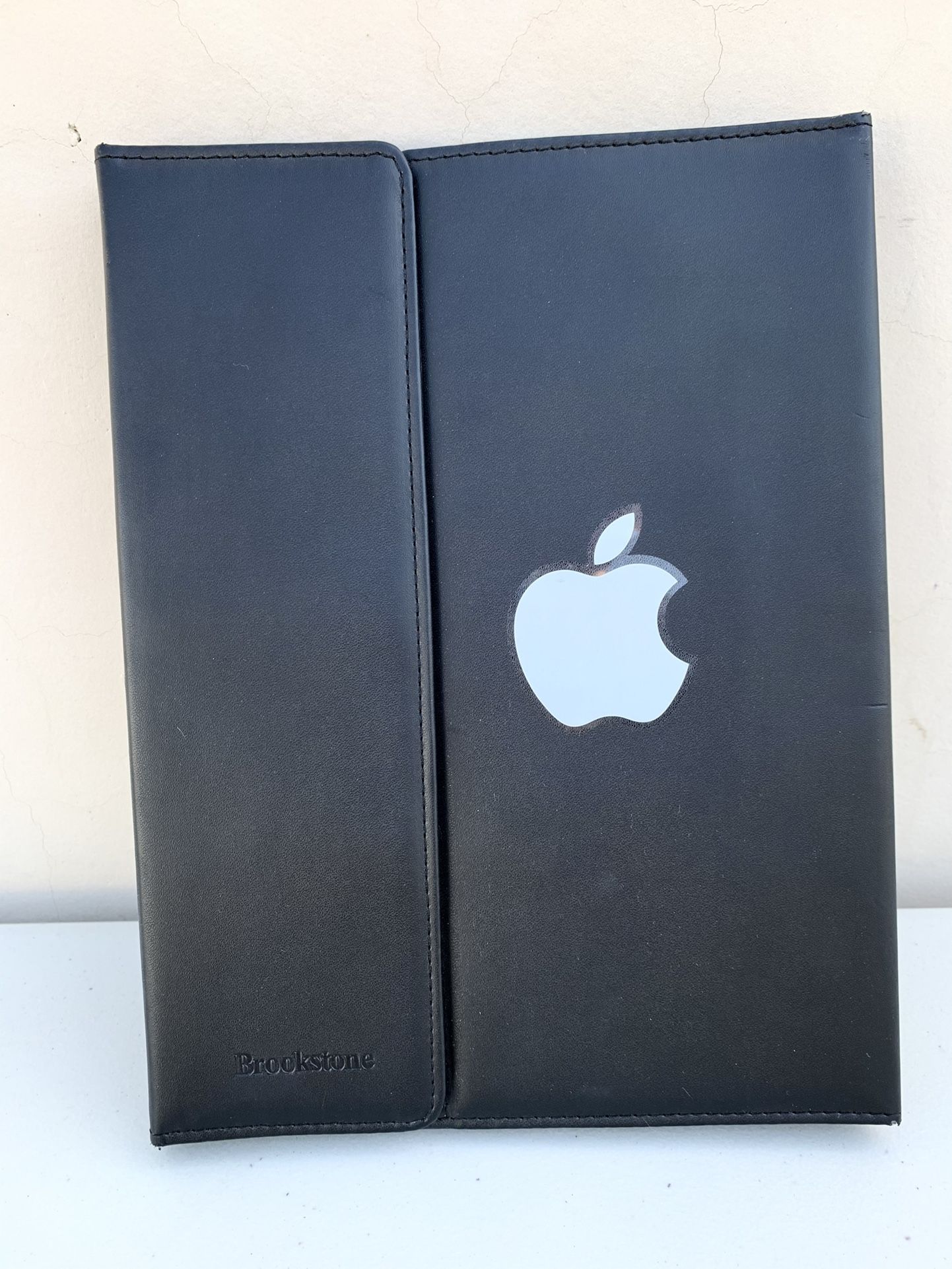 NEW: Brookstone iPad Cover w/ Bluetooth Keyboard (Black)