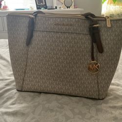 Michael Kors White Shoulder Tote 