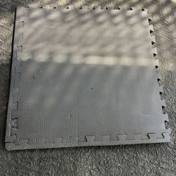 Foam floor mats 24”x24”