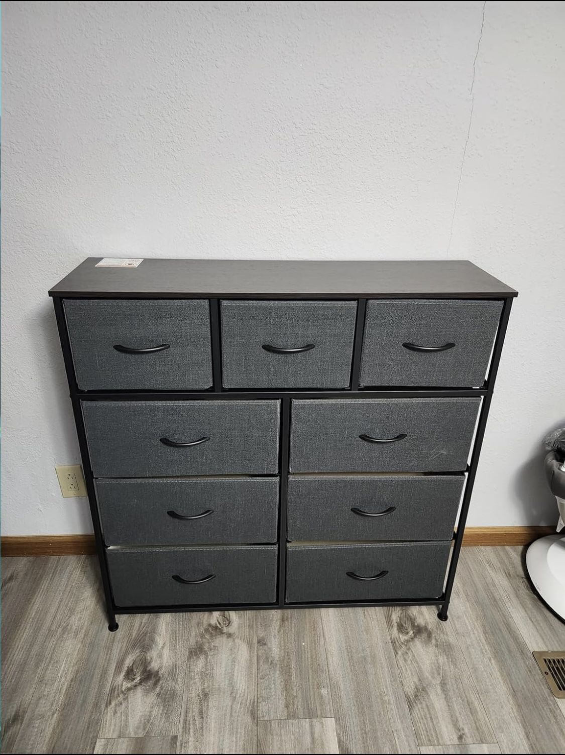 Dresser grey