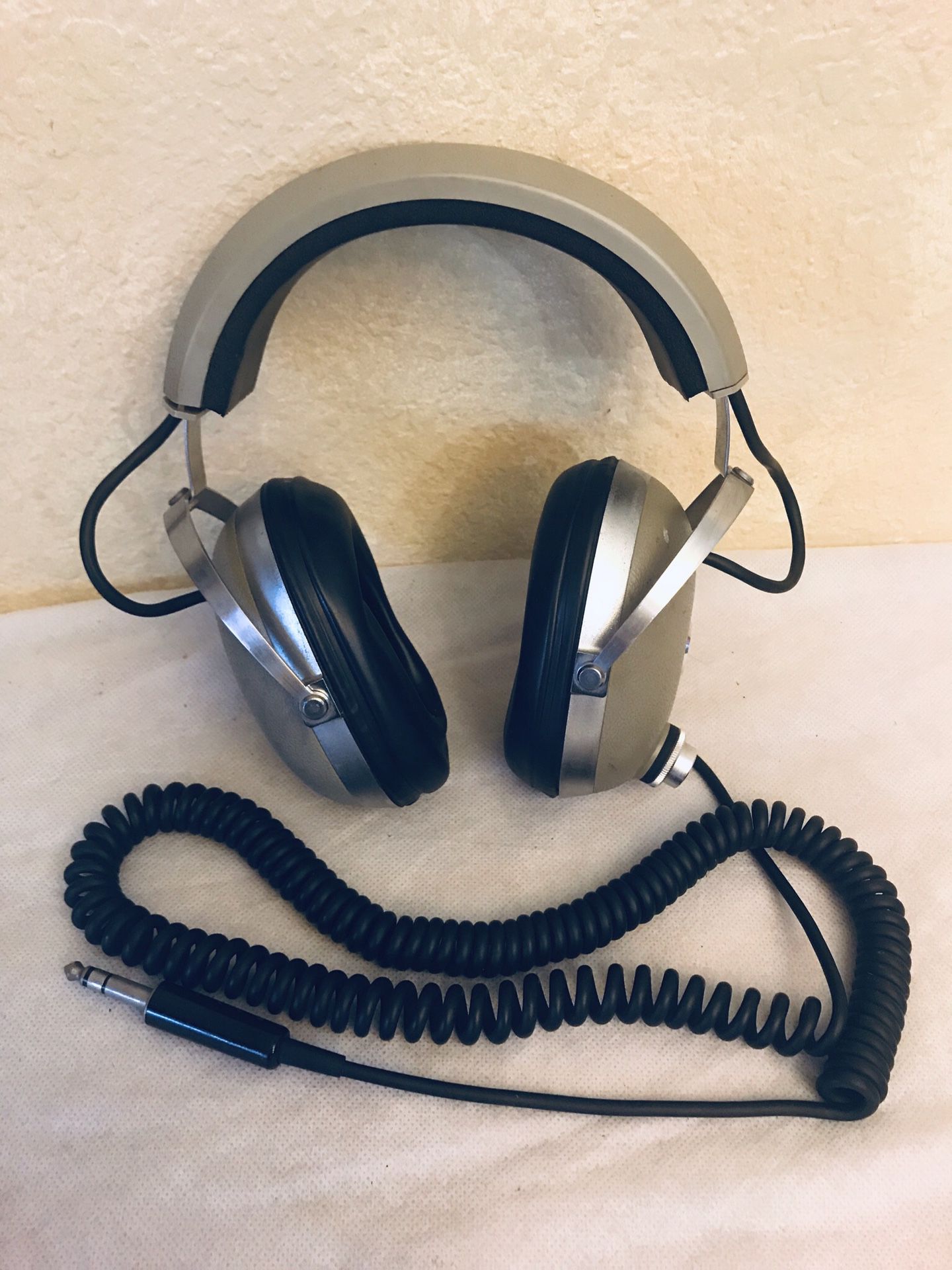 Vintage Audiophile Retro Koss Pro 4AA Studio Quality Audio Stereo Headphones