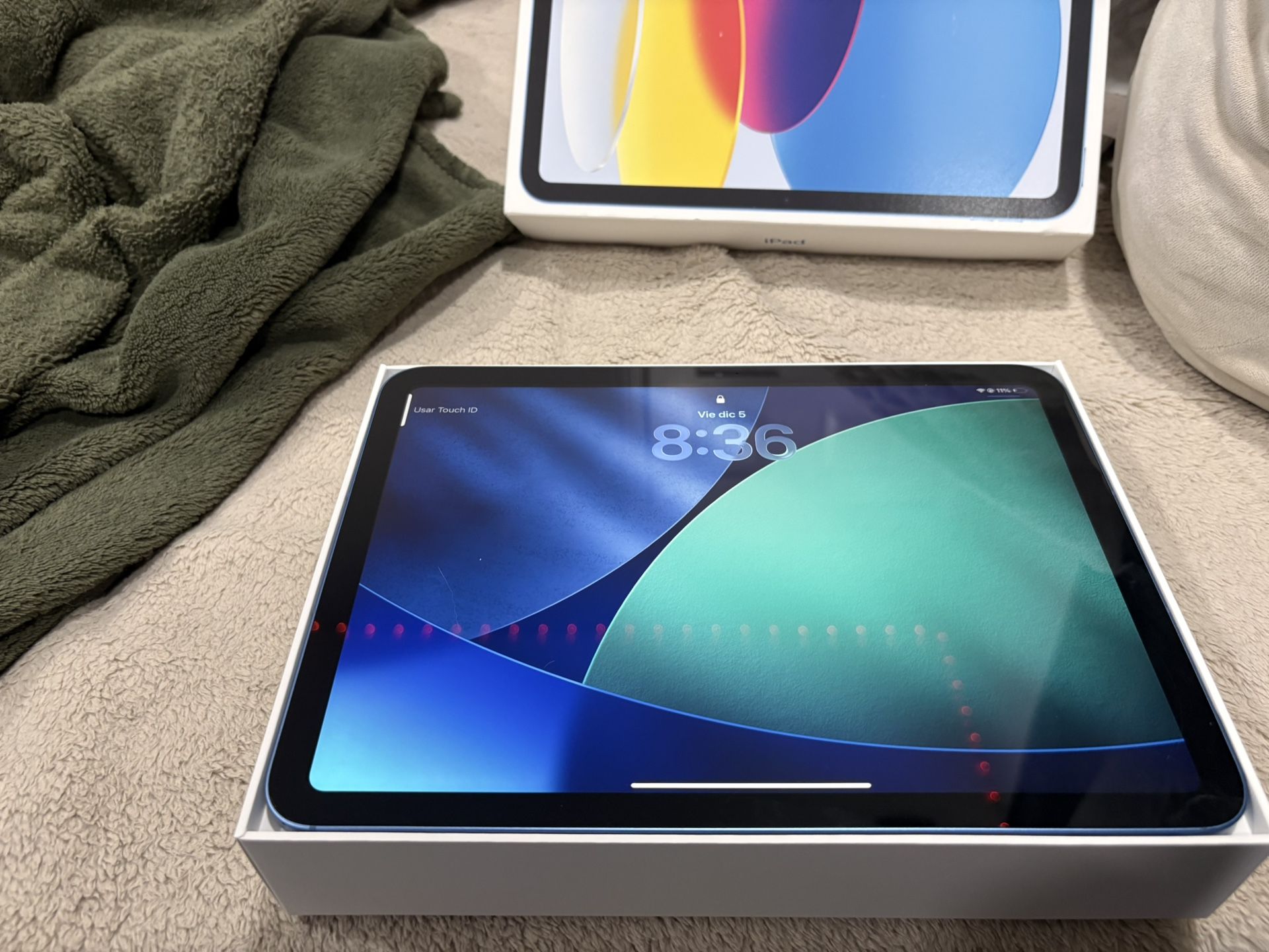 A16 iPad Wi-Fi + Cellular 128GB - Blue