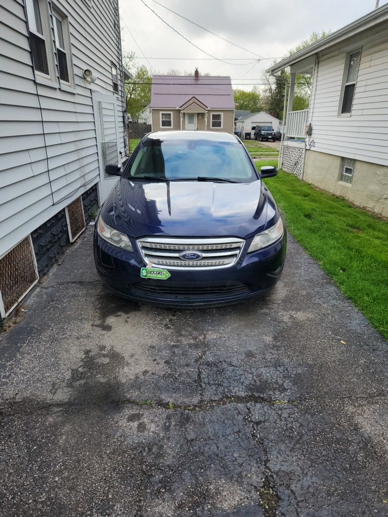 2011 Ford Taurus