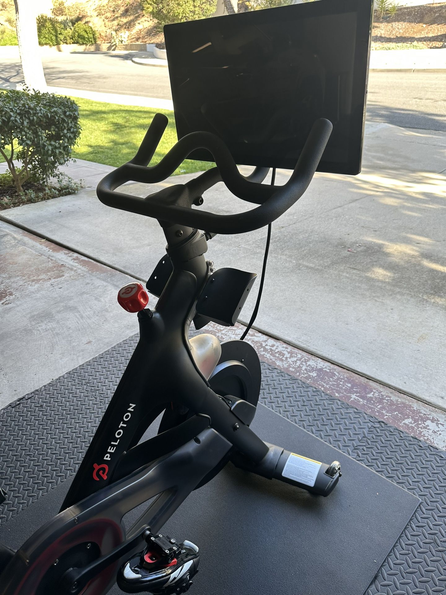 Peloton Bike w/ Shoes, Customized Large Cup Holder and Mat