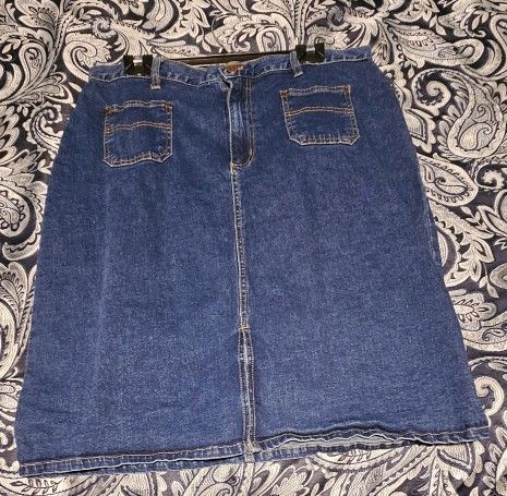 Bill Blass Jeans Women's Skirt - Size 16