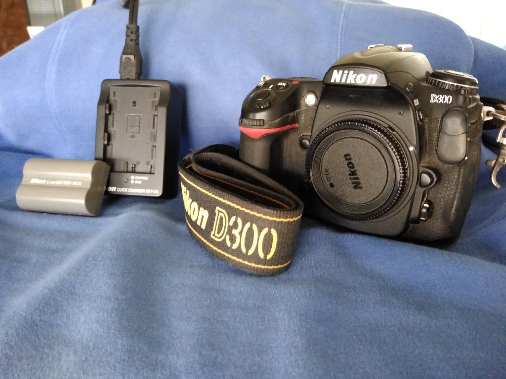 Nikon d300 digital camera *Price Drop*