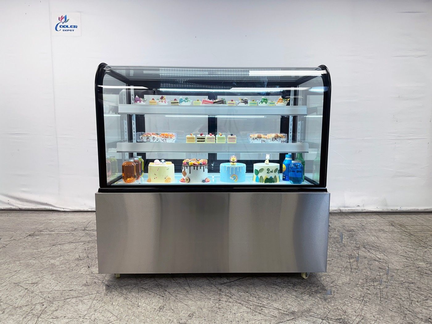 Refrigerated bakery refrigerator case NSF 48 in CW-370R