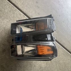 2021 Chevy Silverado driver Side Head Light 