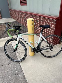 Bike Gt sports grown men or women bike