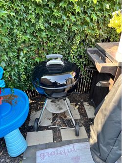 Weber Original 22” Charcoal Grill w/ Weber Cover – Great Condition