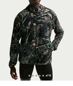 Nike real tree running jacket size M
