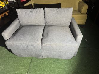 Elegant Blue 2-seater couch 🛋️ 