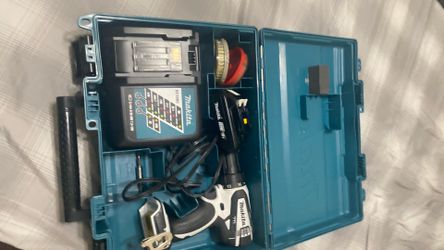 Malita 18 volt drill kit