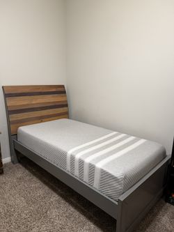 Twin Bed w/Lessa Mattress