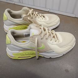 Womens Nike Air Max Excee White Athletic Sneakers Shoe Size 9