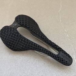 Sells Italia SLR Boost 3D Superflow road saddle