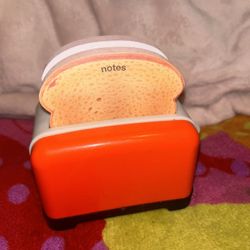 Toast-It Post It Notes In Holder - Desk Accessory